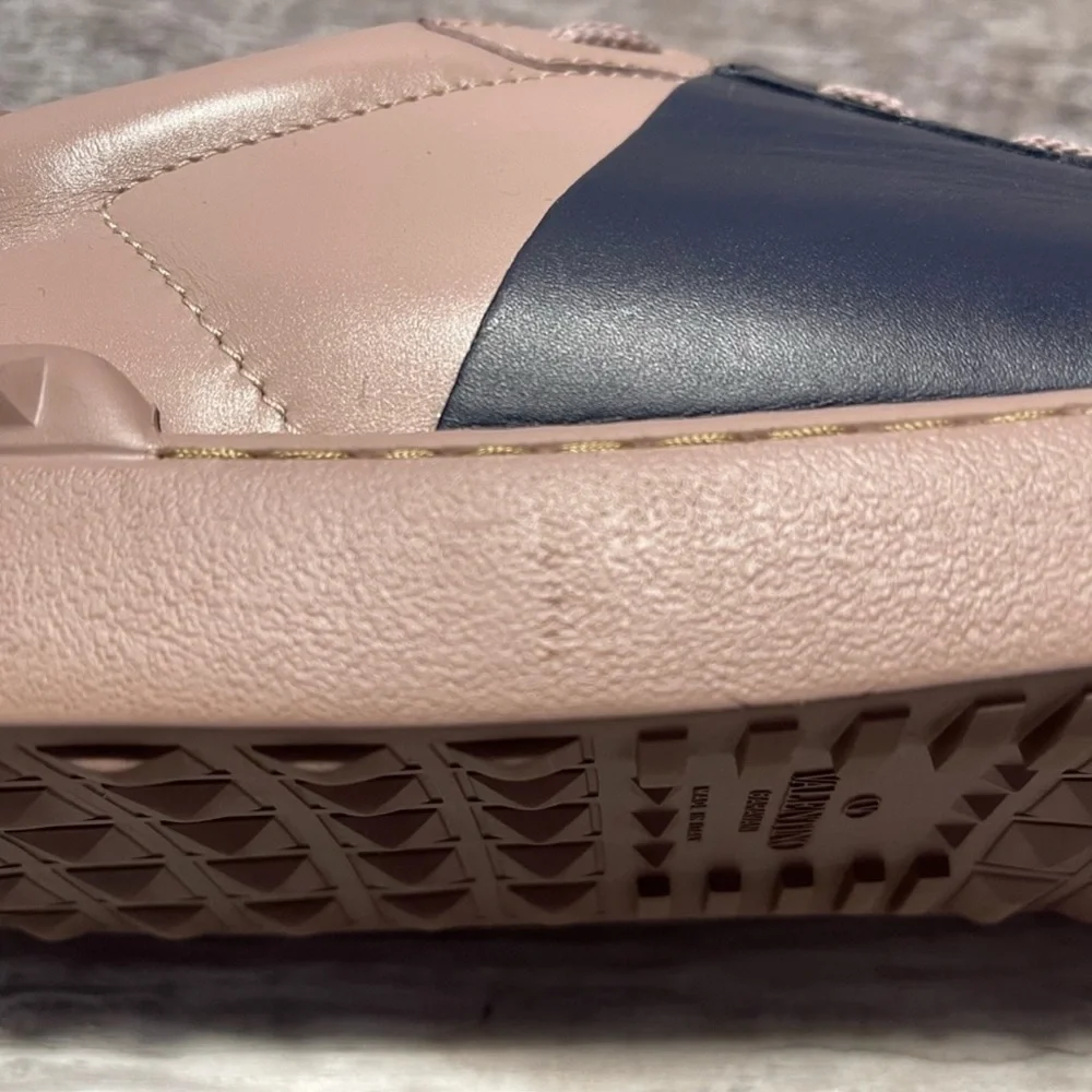 Valentino - Picture 8 of 8